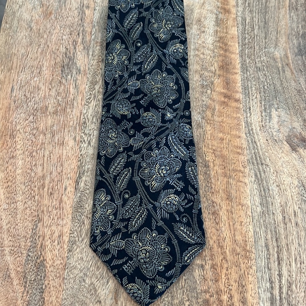 AKM - Anne Klein Mens - Tie - Gorgeous Design!